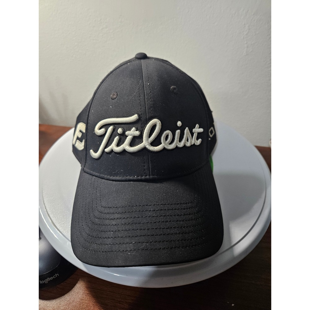 Titleist Golf Hat Mens OSFA Black Pro V1 FJ Performance Strapback Cap